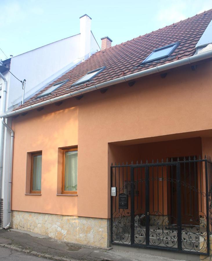 Egri Csillagocska Apartman Exterior foto